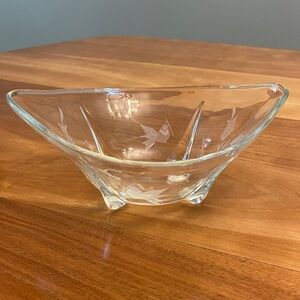 Elegant Clear Glass Bowl with Etched Designs of birds and floral patterns